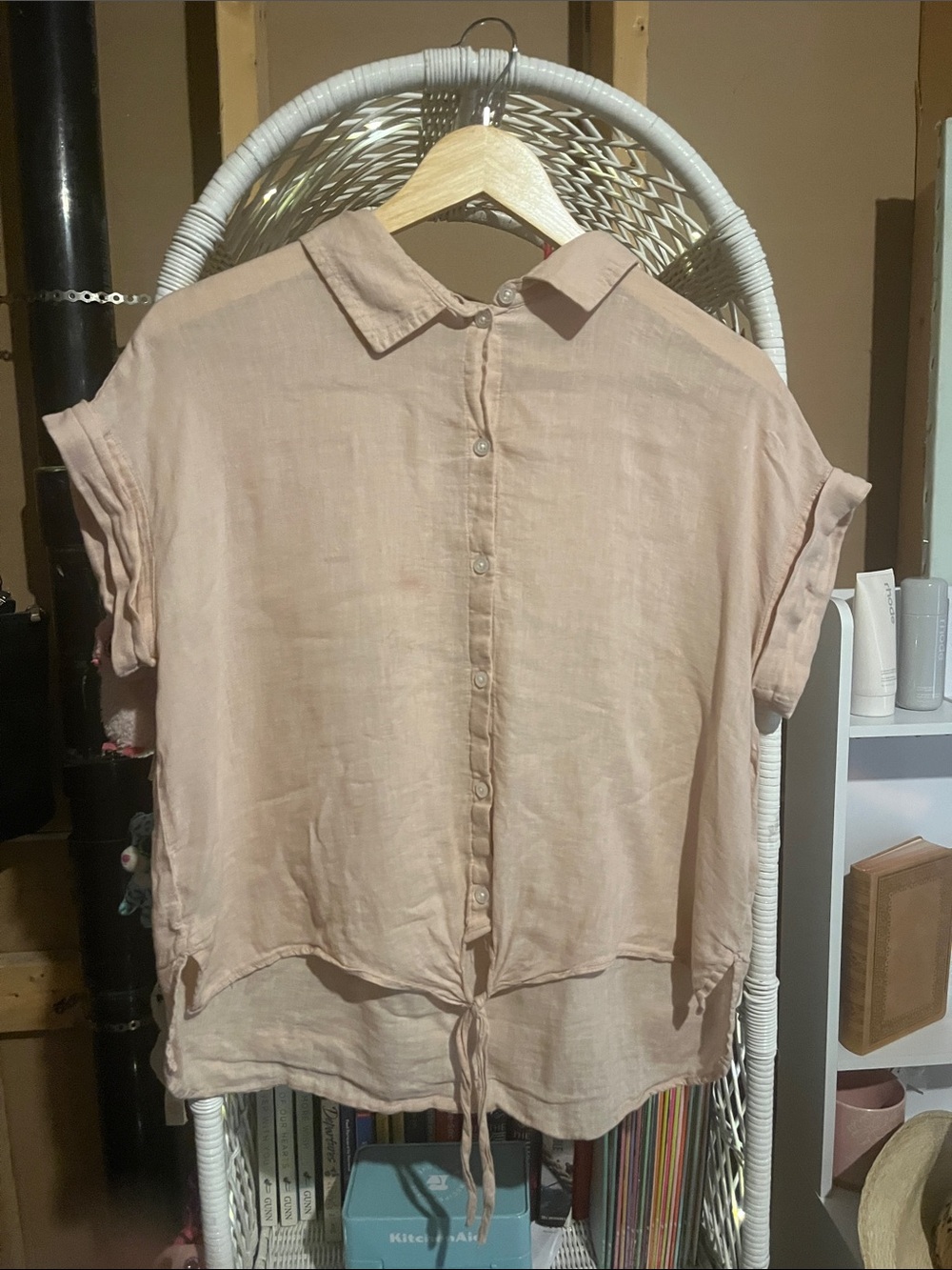 JACHS Girlfriend Button-Down Tie-Hem Top in Blush